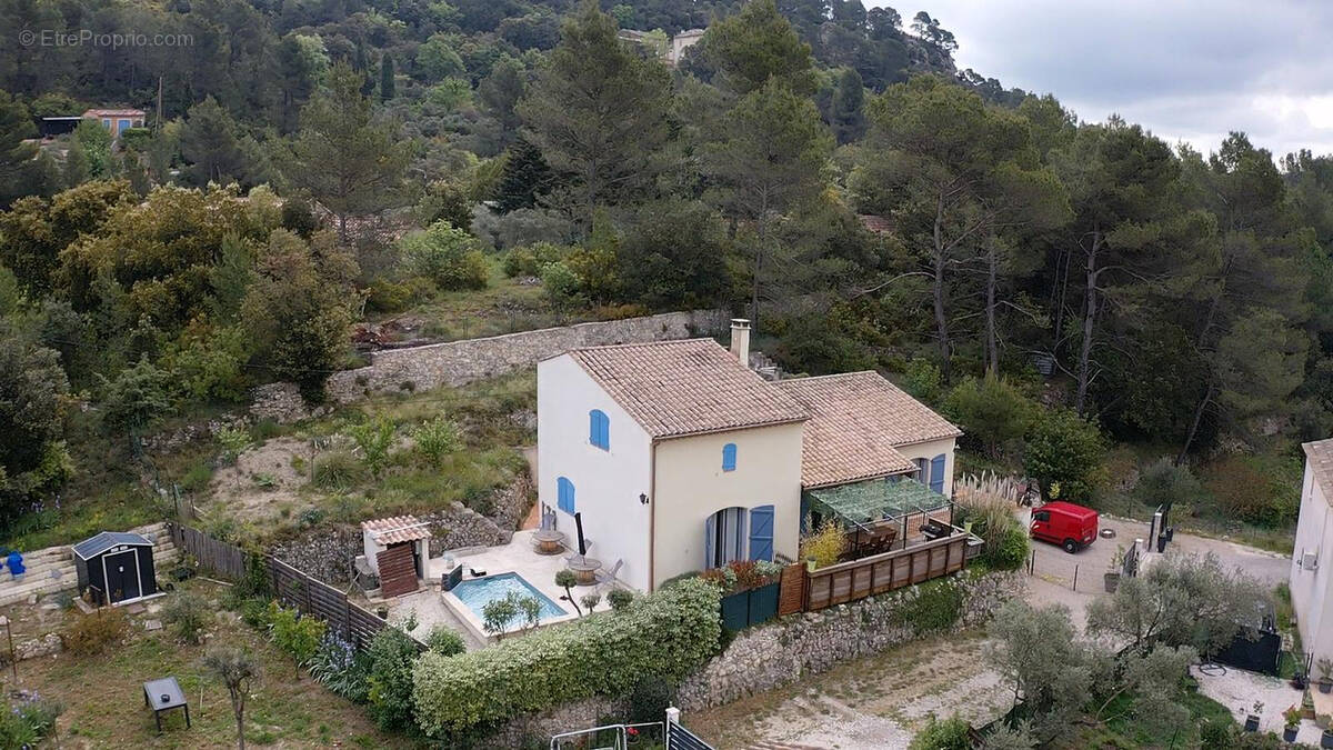 Maison à VARAGES
