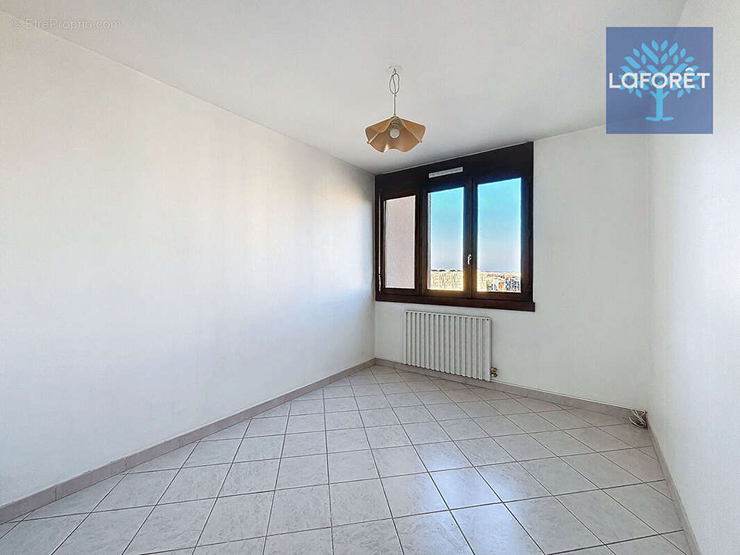 Appartement à SAINT-GENIS-LAVAL