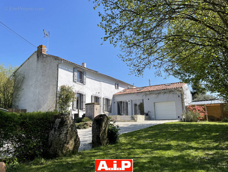 Maison à POUZAUGES
