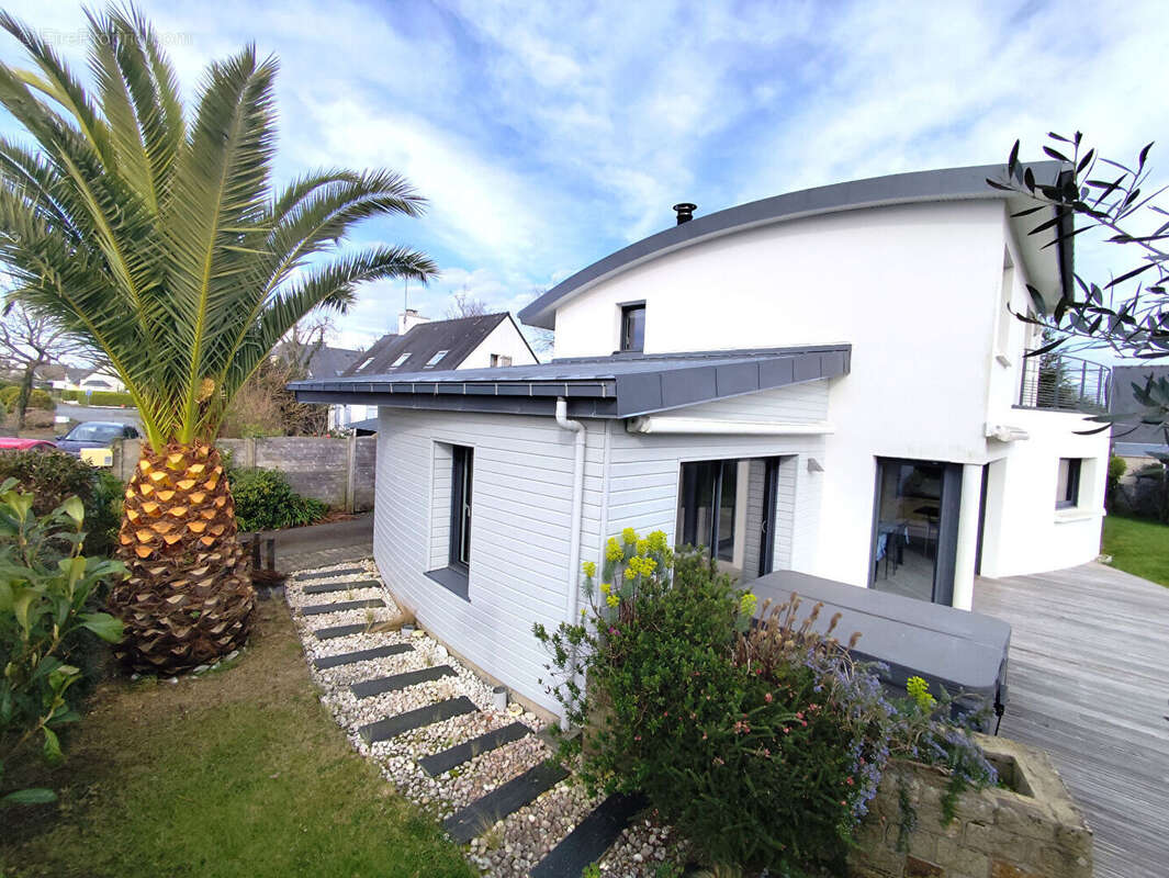 Maison à COMBRIT