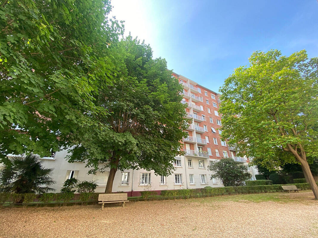 Appartement à MONTROUGE