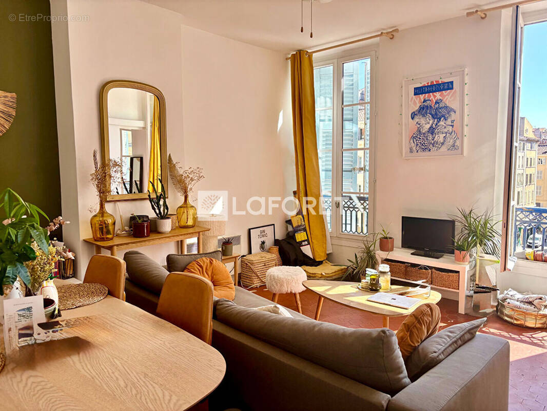 Appartement à MARSEILLE-1E