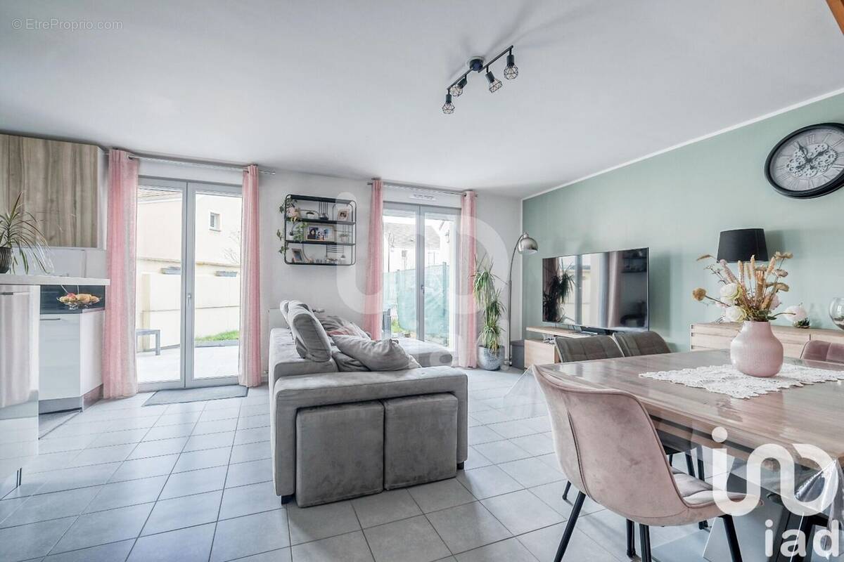 Photo 1 - Maison à VILLENEUVE-LE-COMTE