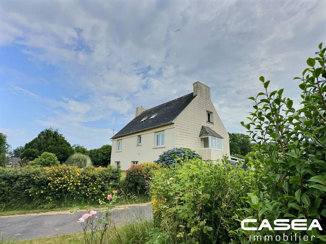 Maison à PLONEOUR-LANVERN