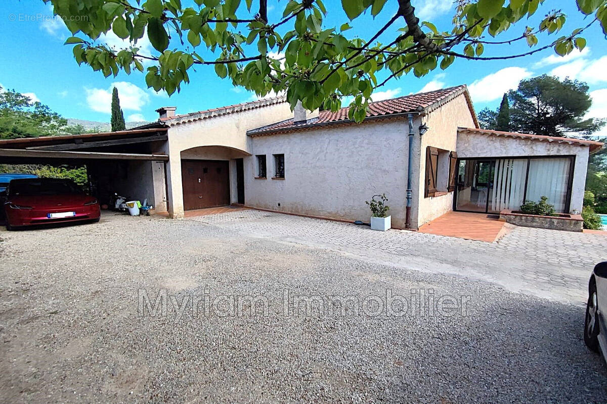 Maison à PEYMEINADE