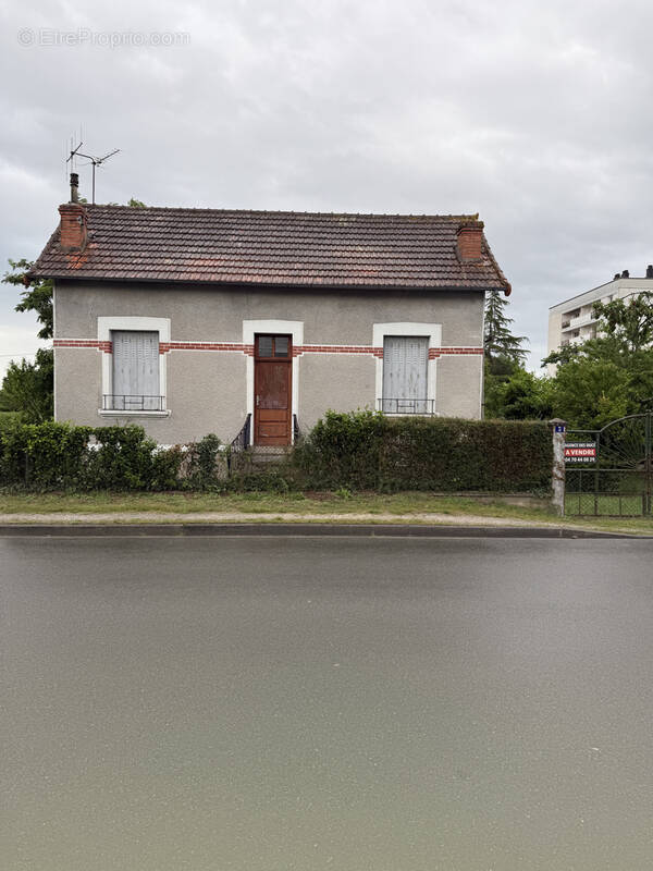 Maison à YZEURE