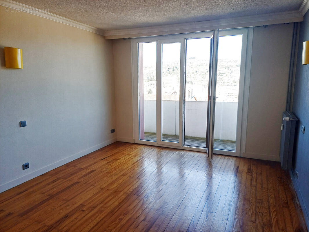 Appartement à SAINT-ETIENNE