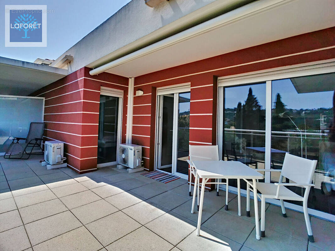 Appartement à VALLAURIS