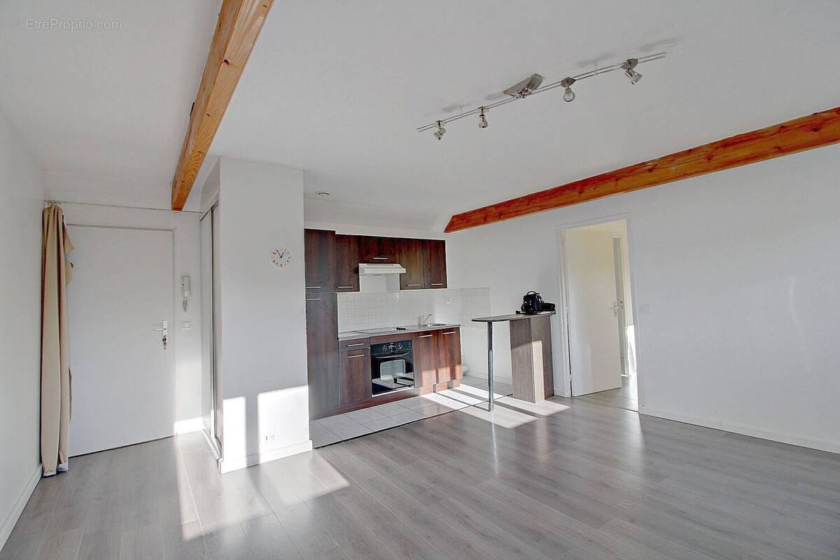 Appartement à LES MUREAUX