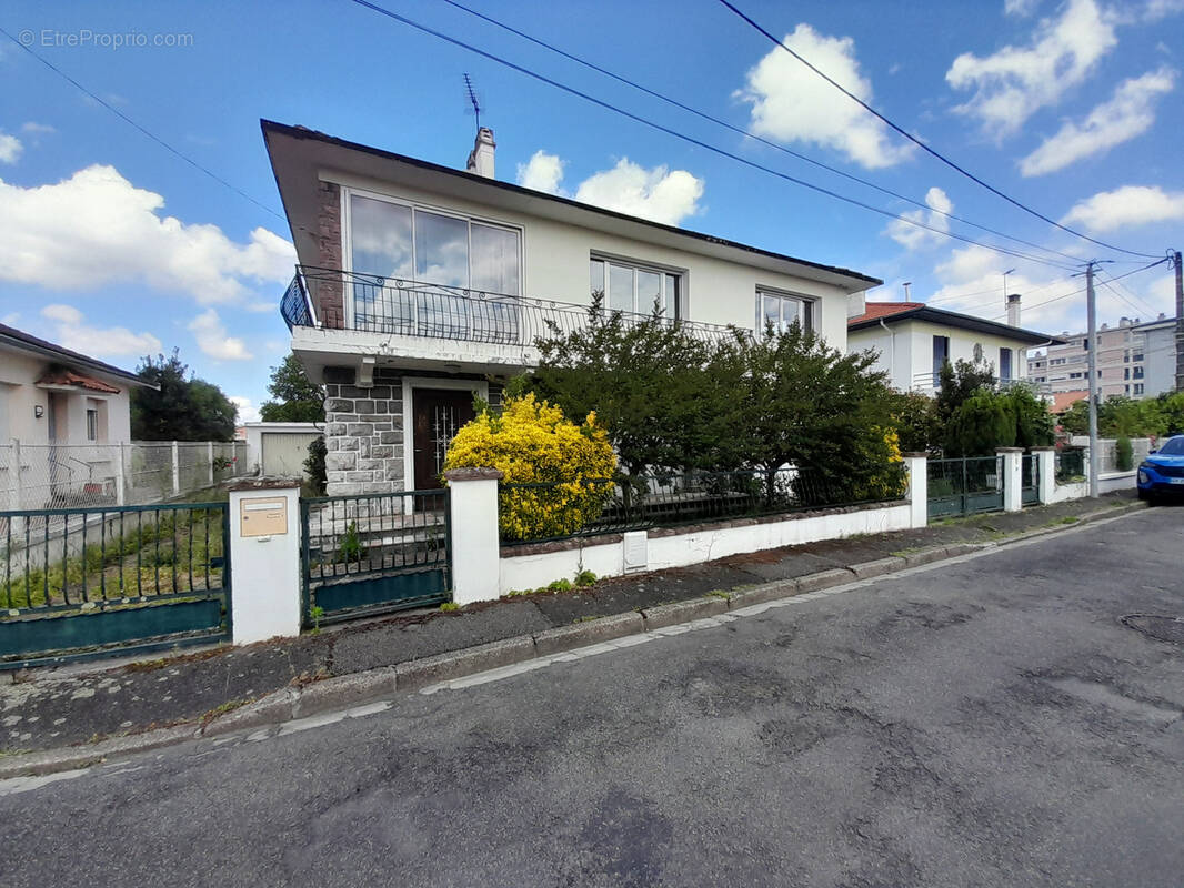 Maison à LOURDES