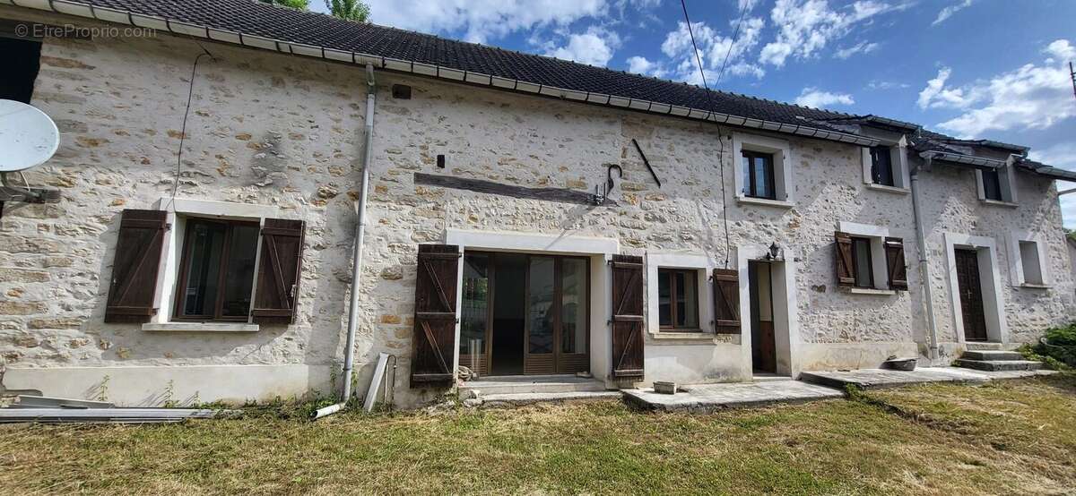 Maison à CHALAUTRE-LA-PETITE