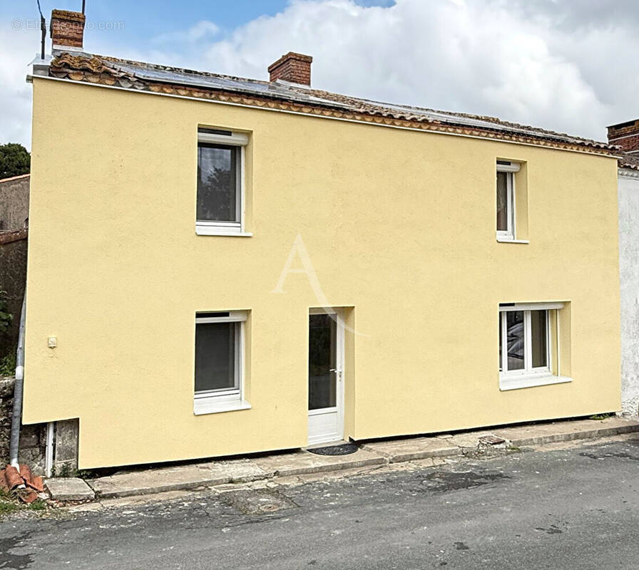Maison à SAINT-FLORENT-DES-BOIS