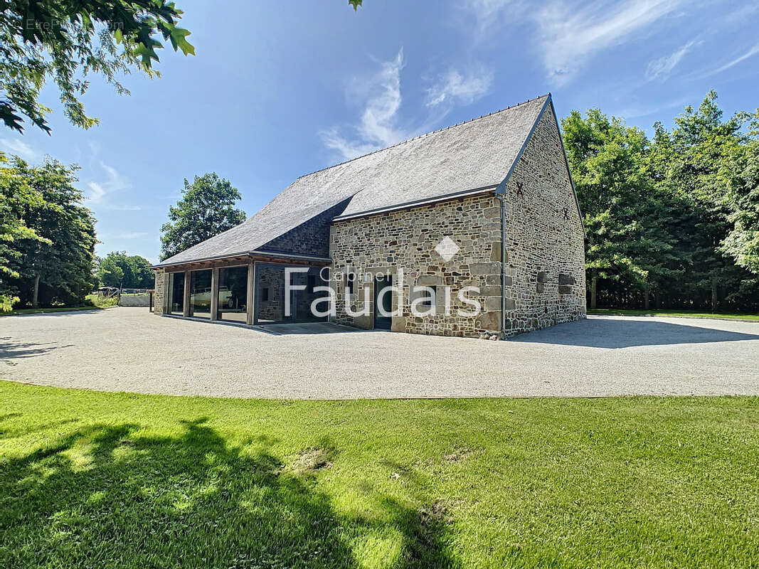 Maison à SAINT-SEVER-CALVADOS