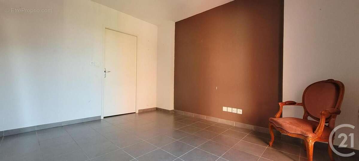 Appartement à LATTES