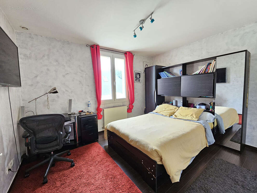 Maison à SARCELLES