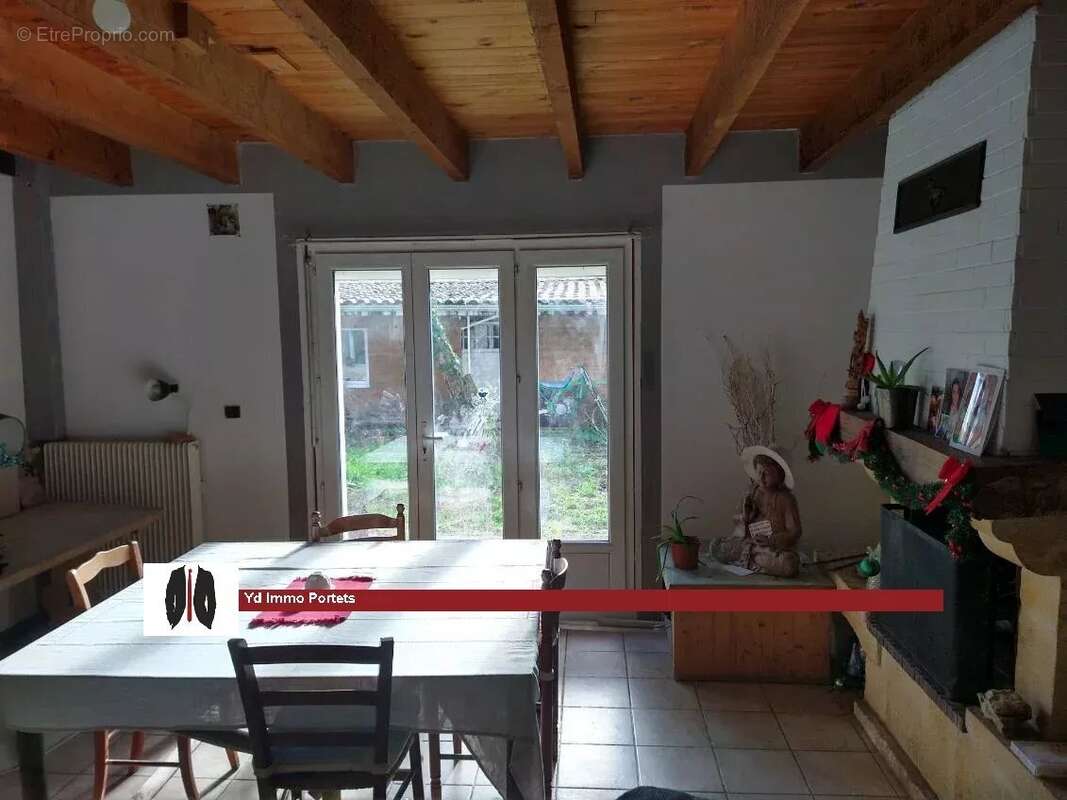 Maison à PORTETS