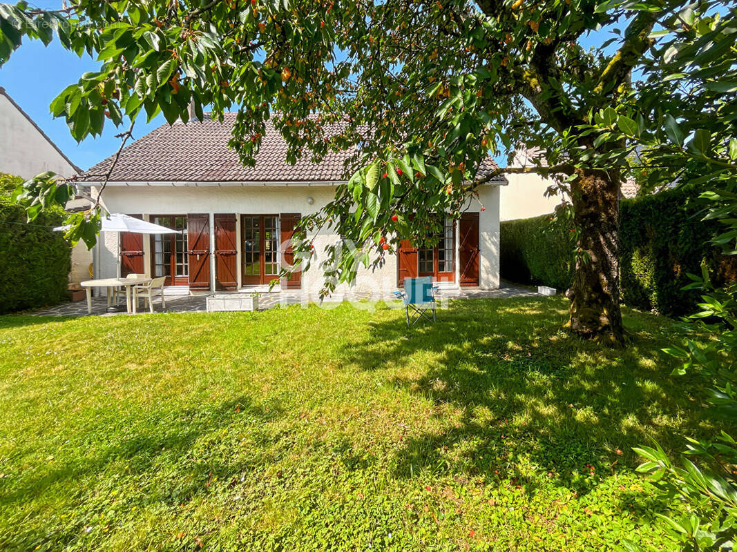 Maison à FONTENAY-TRESIGNY