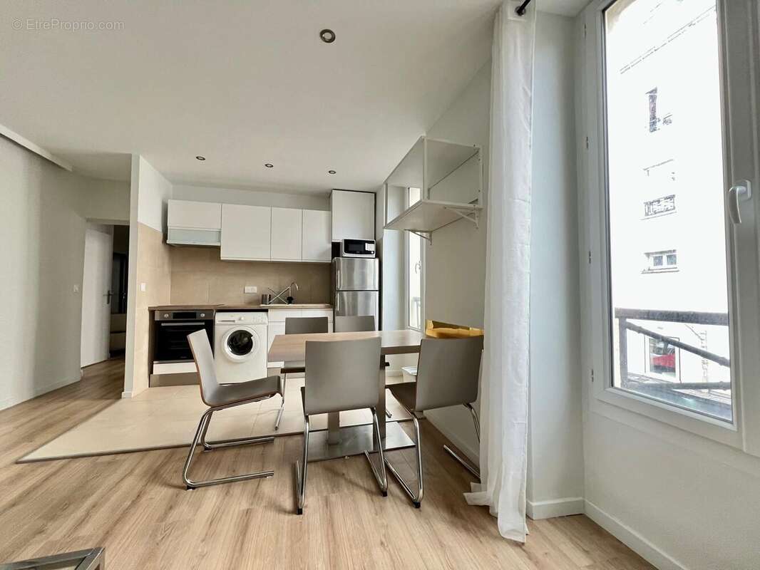 Appartement à PARIS-18E