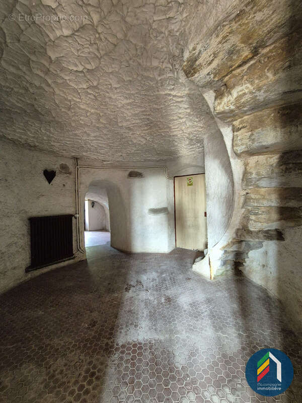 Autre à POUZAUGES
