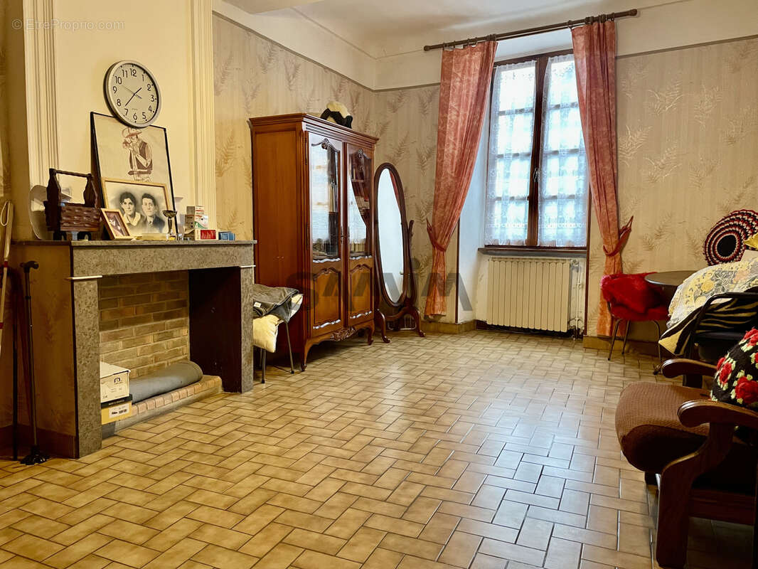 Appartement à LASALLE