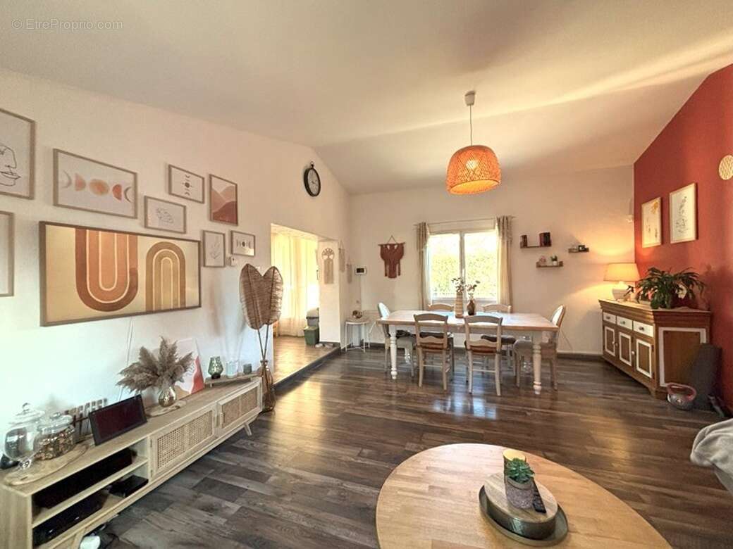 Maison à DONZERE