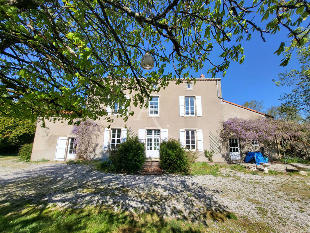 Maison à LE POIRE-SUR-VIE