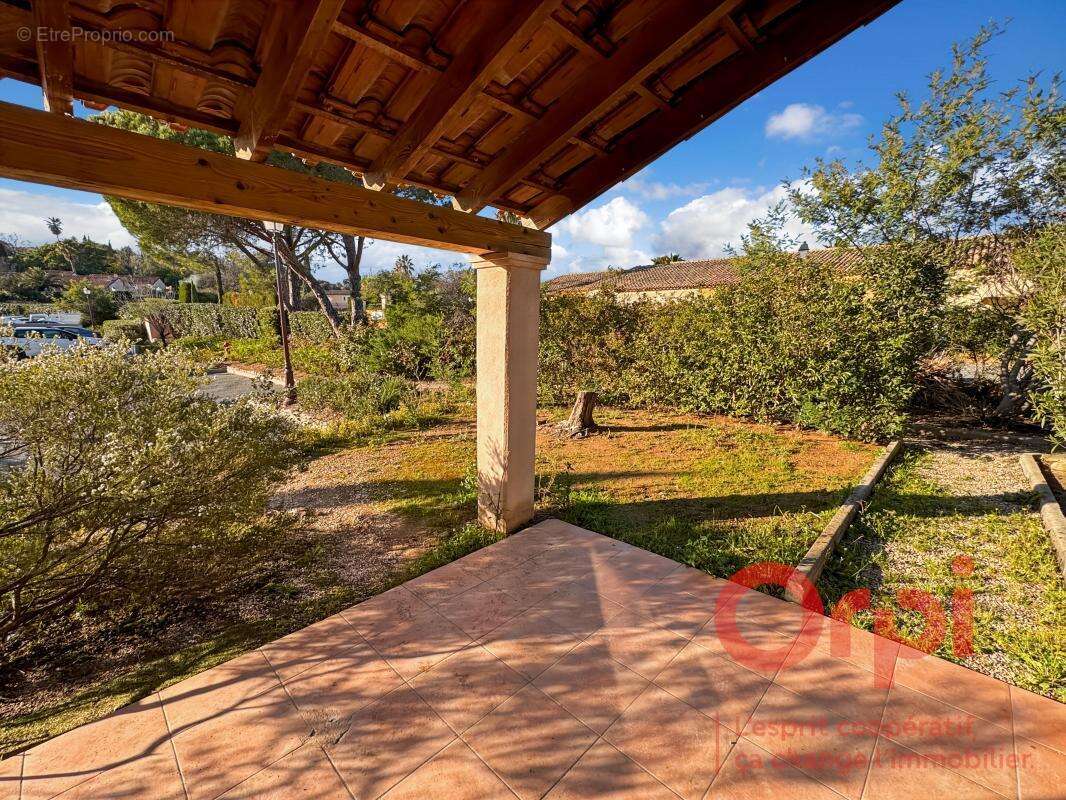 Maison à ROQUEBRUNE-SUR-ARGENS