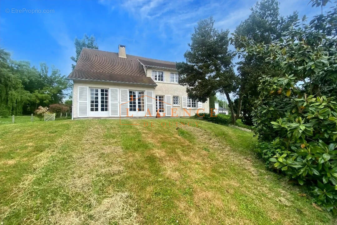Maison à QUINCY-VOISINS