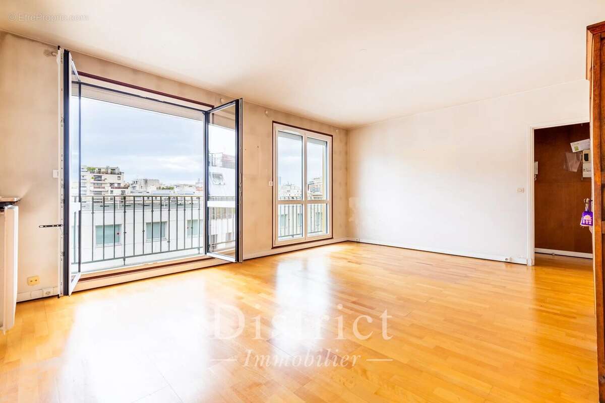 Appartement à PARIS-15E