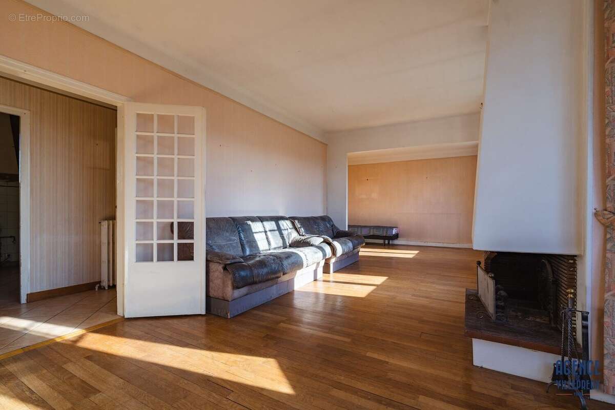 Maison à LES CLAYES-SOUS-BOIS