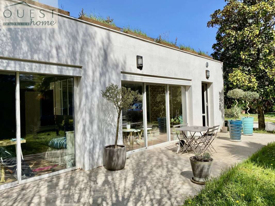Maison à CHARBONNIERES-LES-BAINS