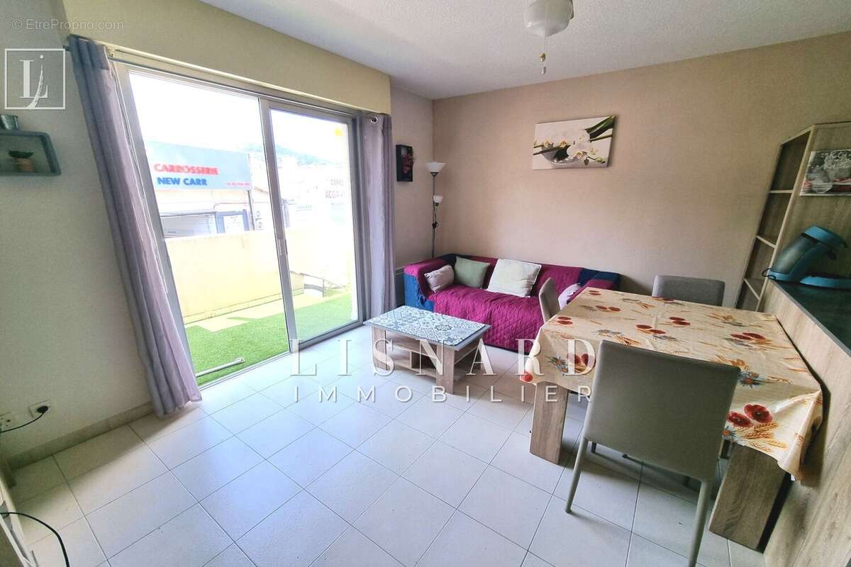 Appartement à VALLAURIS