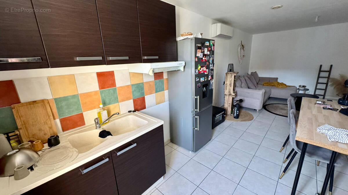 Appartement à ENTRAIGUES-SUR-LA-SORGUE