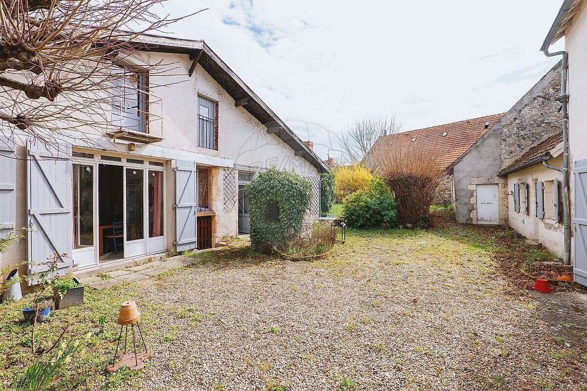 Maison à BELLENAVES