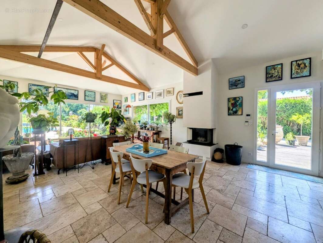 Salon-Séjour - Maison à TRESSES