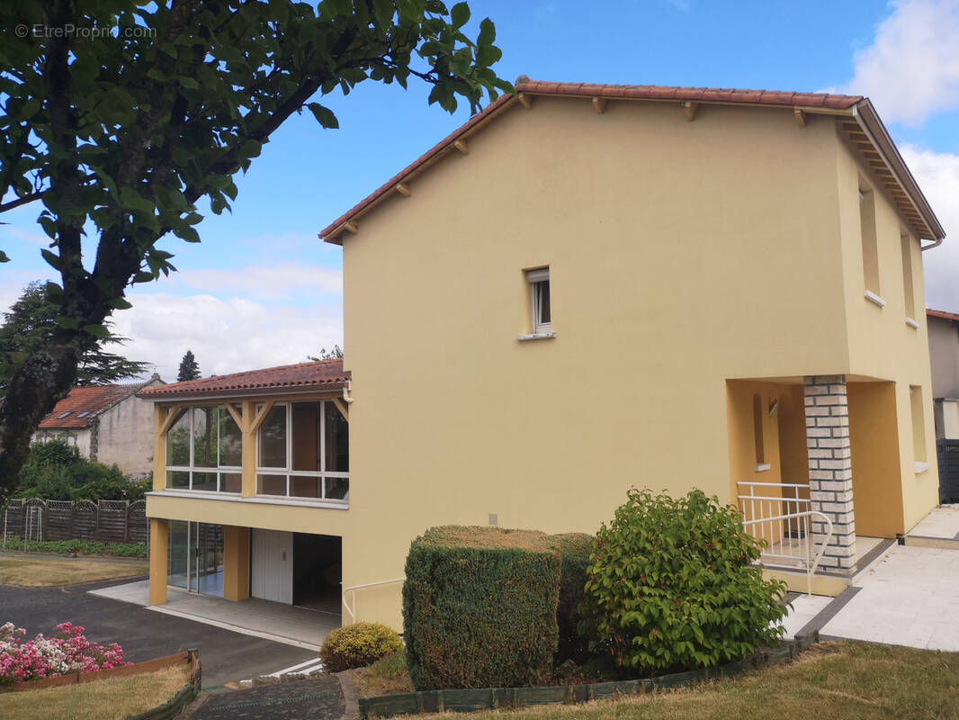 Maison à MENOMBLET