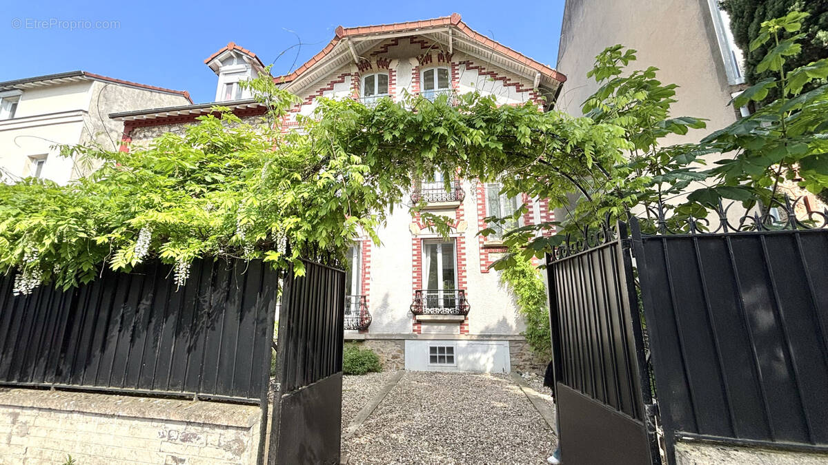 Maison à DEUIL-LA-BARRE