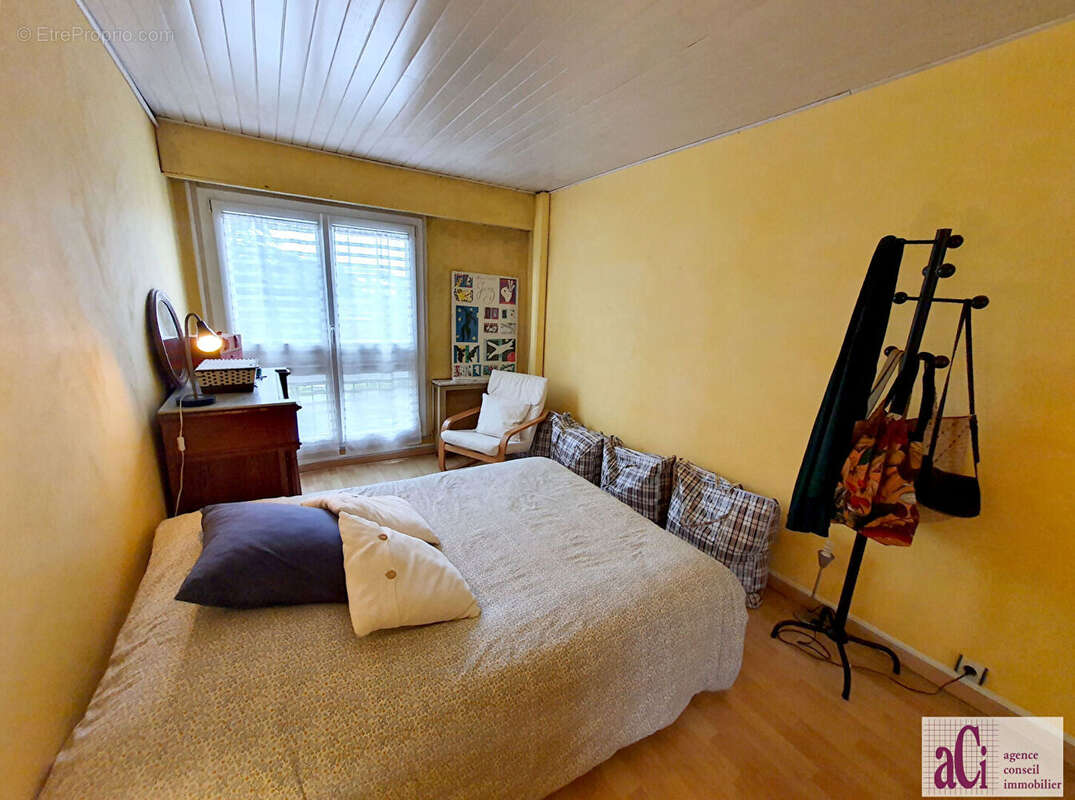 Appartement à L&#039;HAY-LES-ROSES