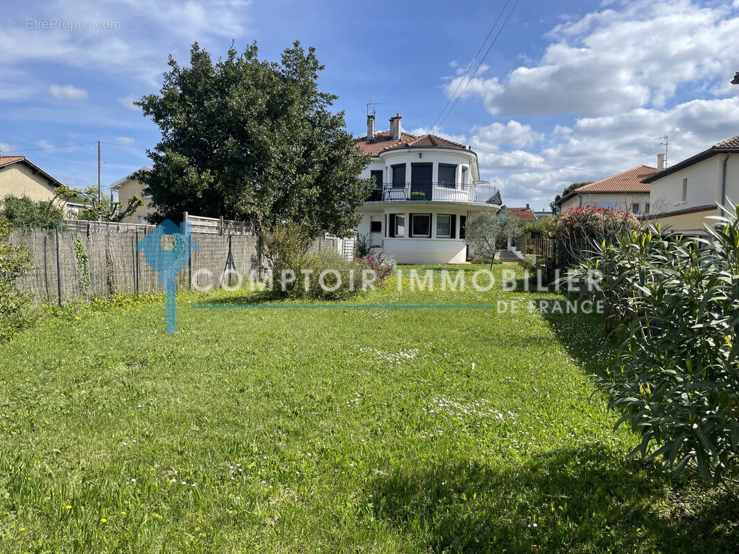 Appartement à BOURG-DE-PEAGE