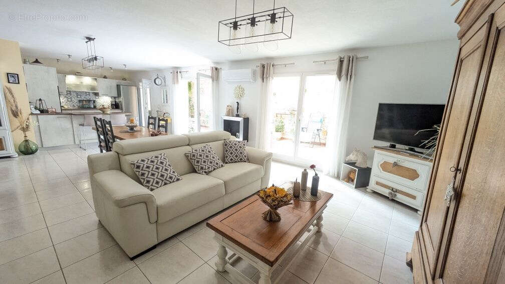 Appartement à SAINT-LAURENT-DE-LA-SALANQUE