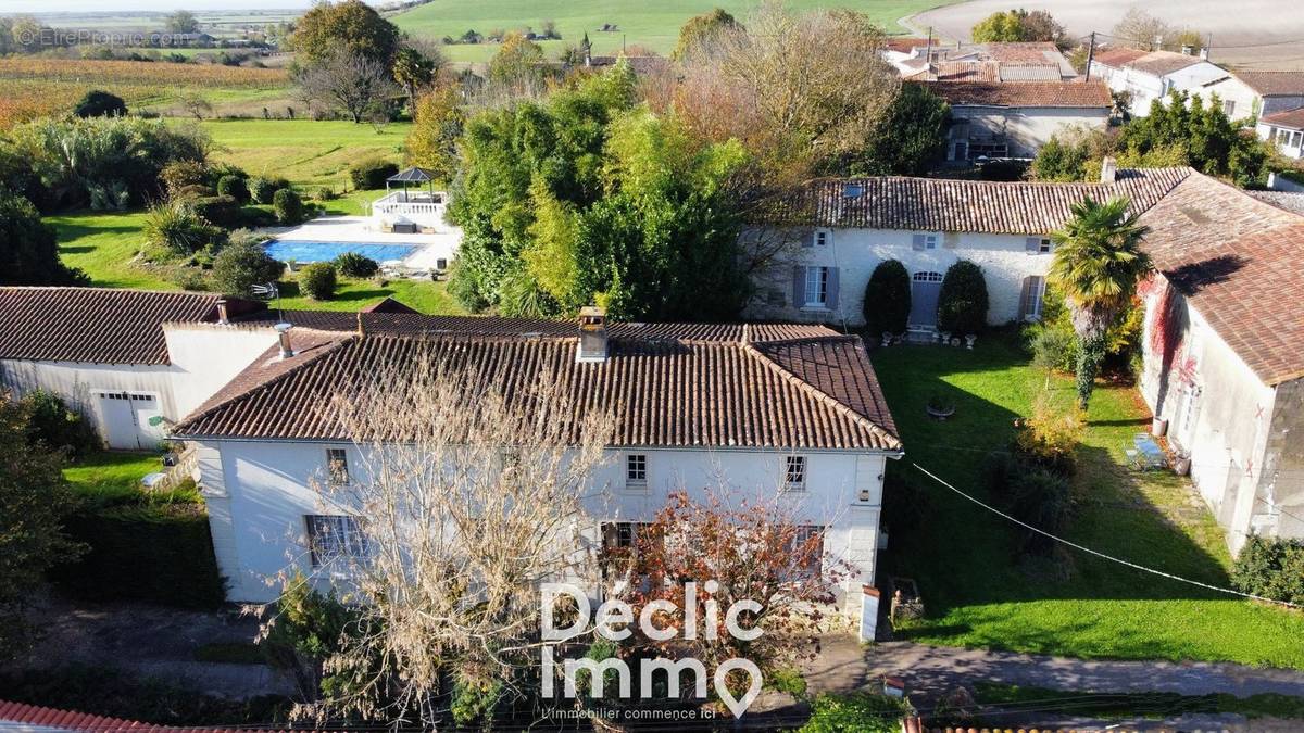 Maison à SAINT-FORT-SUR-GIRONDE