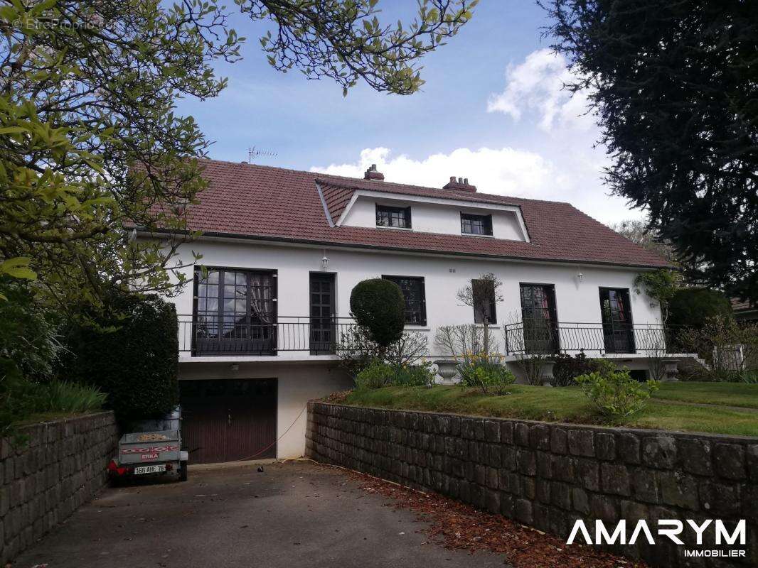 Maison à GREGES
