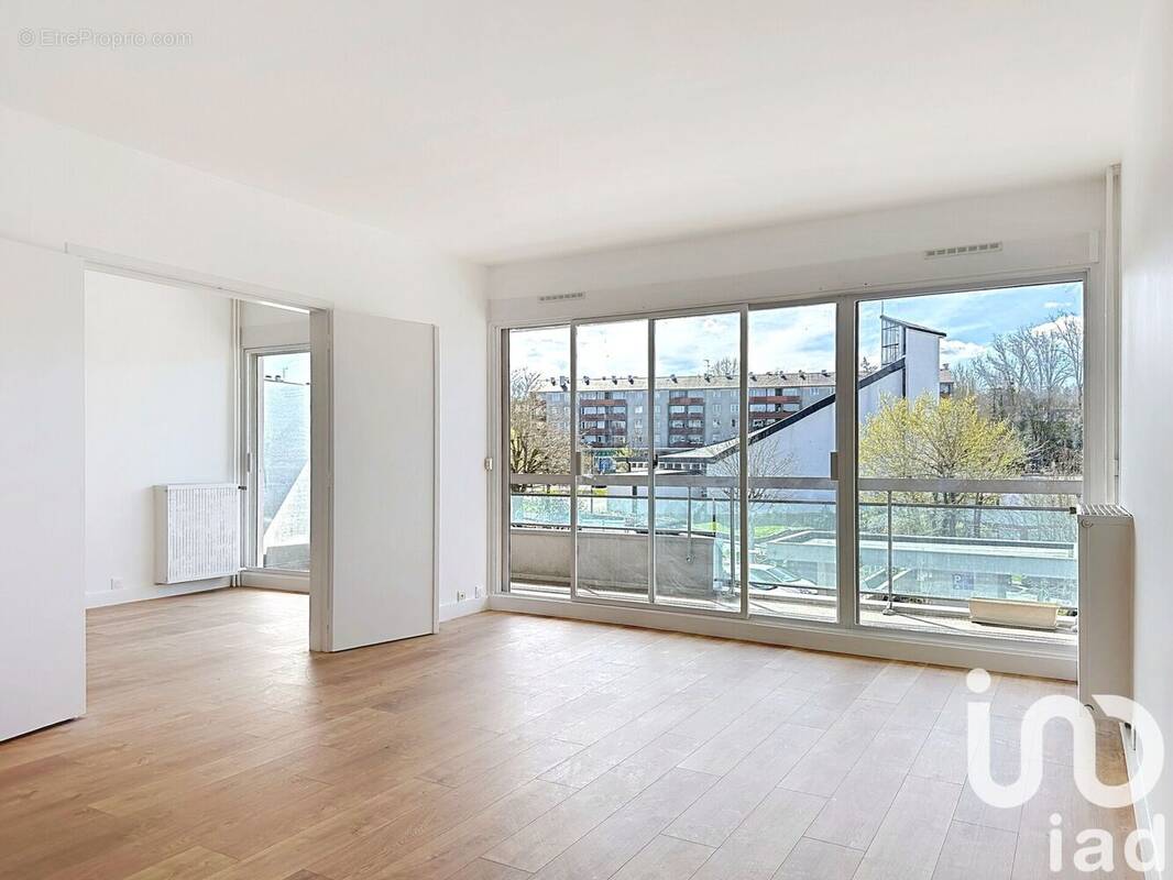 Photo 1 - Appartement à LA CELLE-SAINT-CLOUD