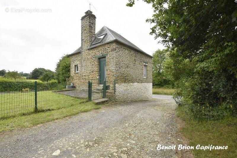 Maison à SAINT-HILAIRE-DU-HARCOUET