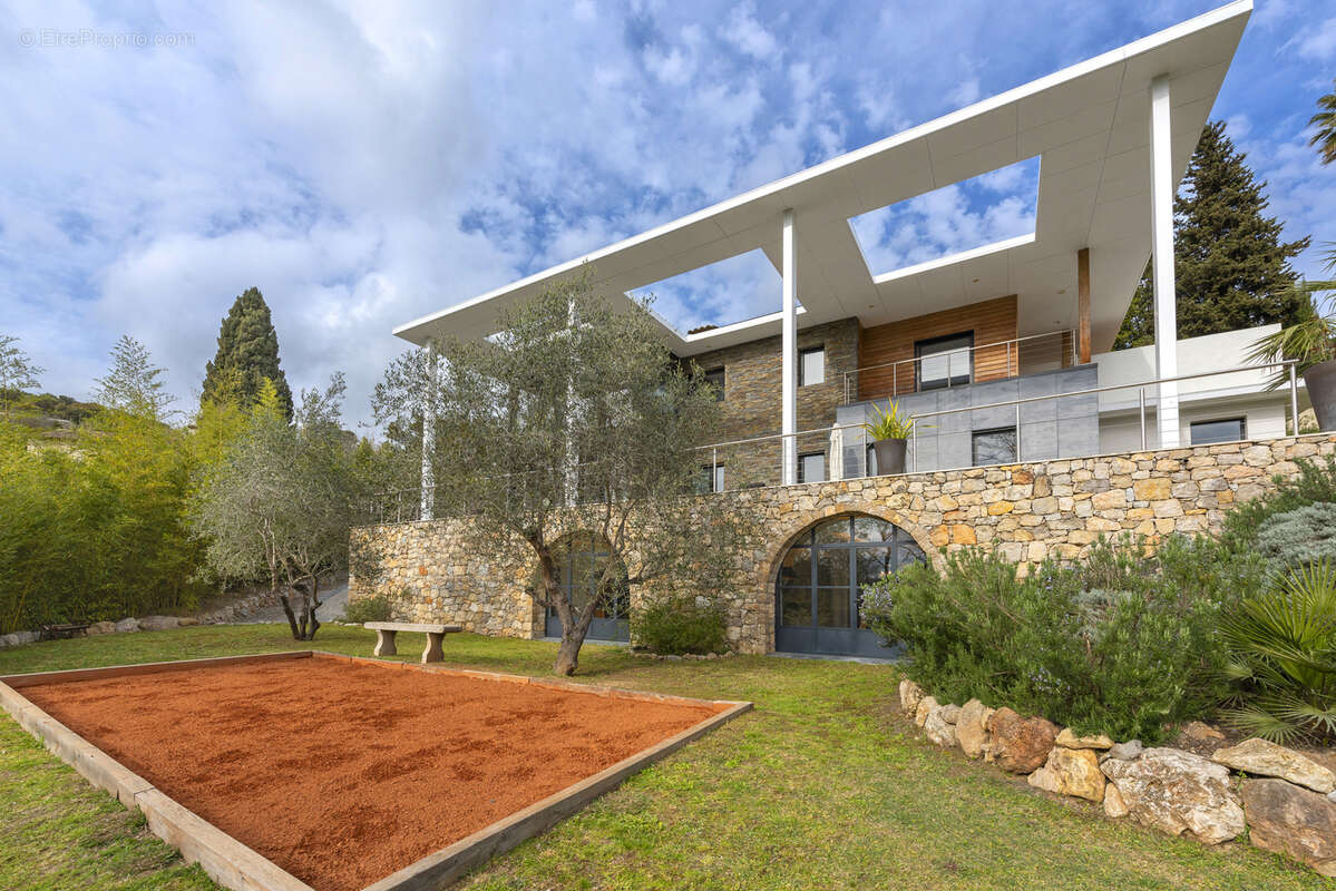 Maison à MOUGINS