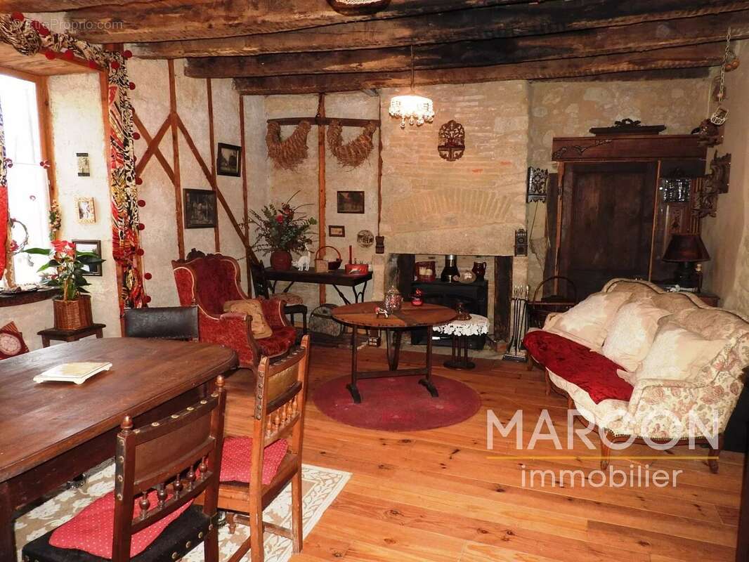 Maison à AUBUSSON