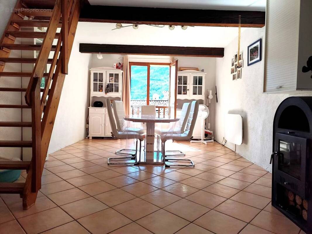 Maison à PUGET-THENIERS