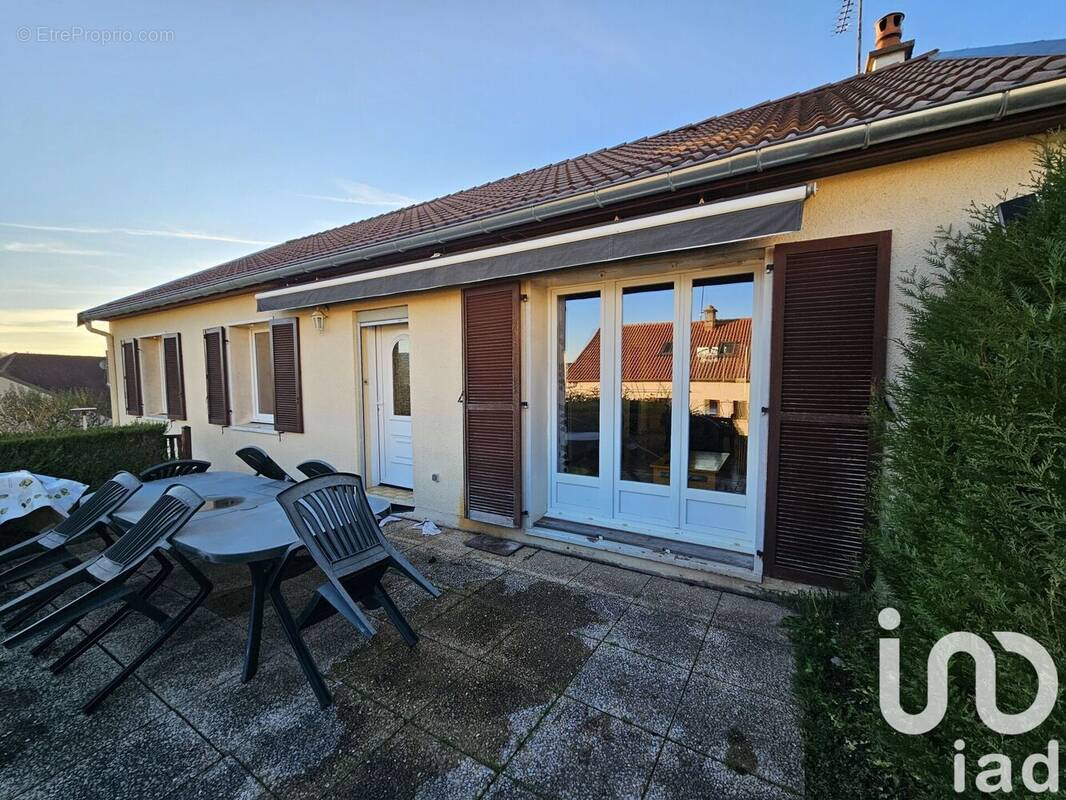 Photo 1 - Maison à FAVERNEY