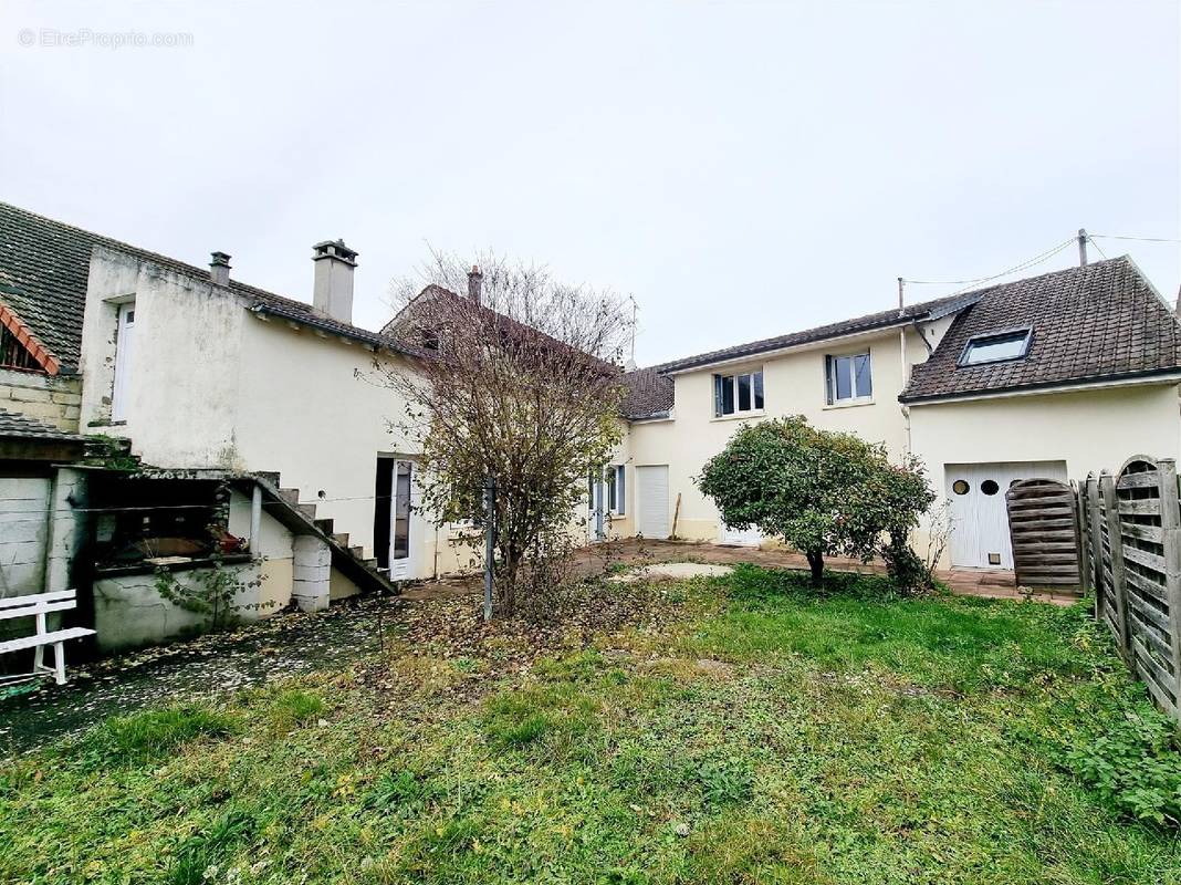 Maison à MILLY-LA-FORET
