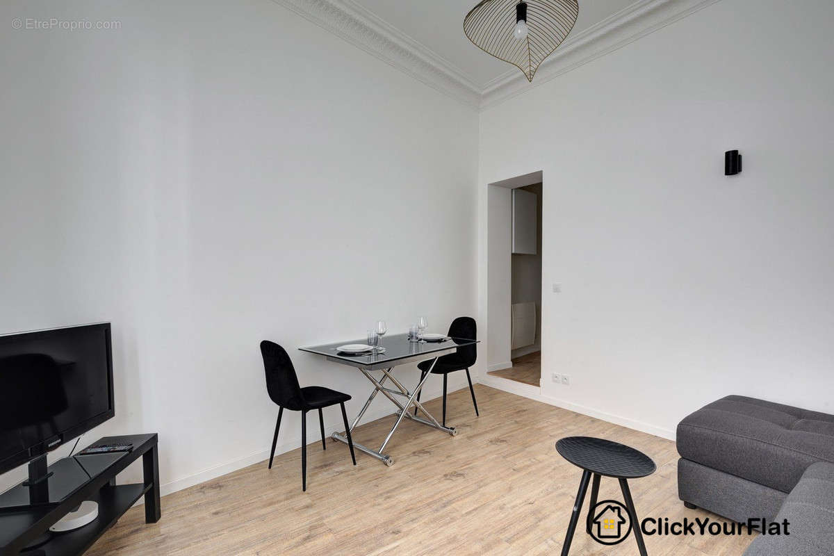 Appartement à PARIS-16E